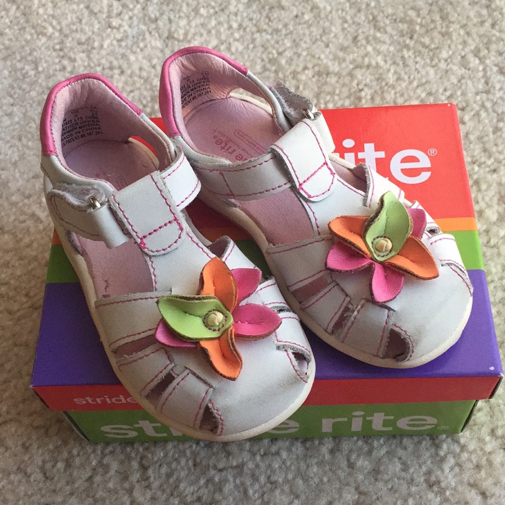 🎈SOLD Stride Rite Amelia white sandals 6.5 M